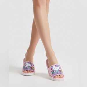Hello Kitty Slip-On Slippers Size M 7-8 NWT